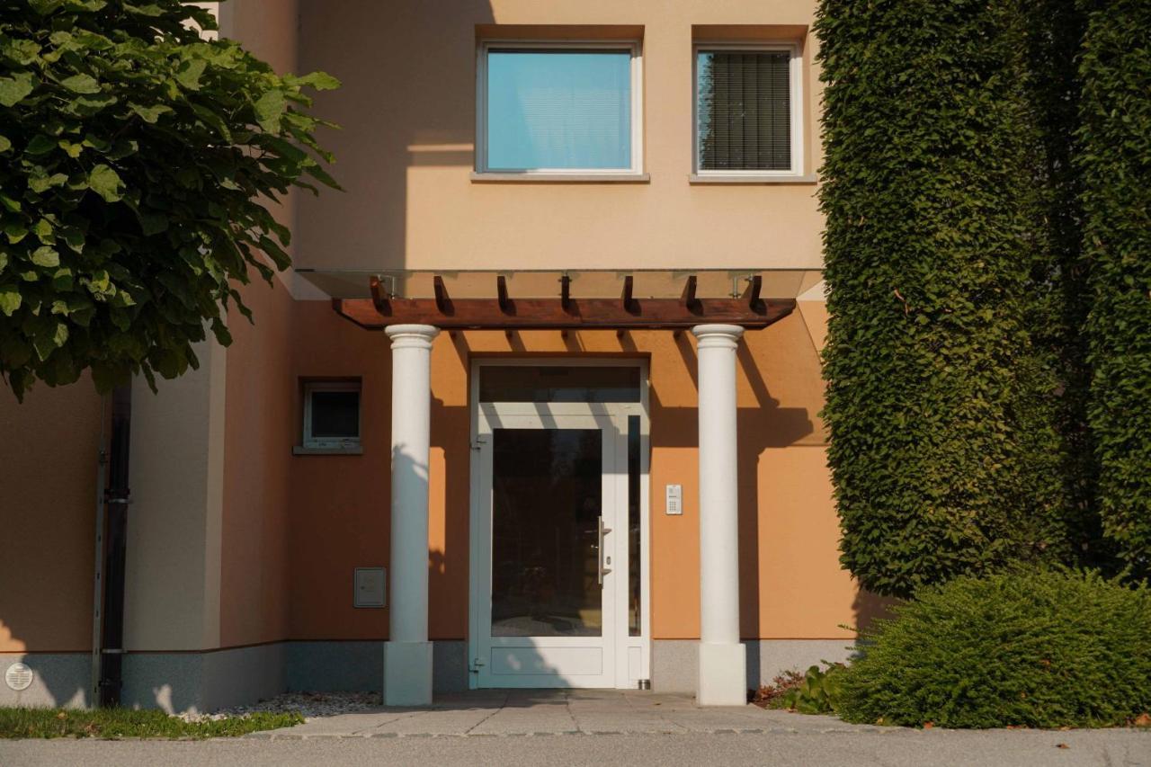 Guest House Tri Zvezde Kocevje Exterior photo